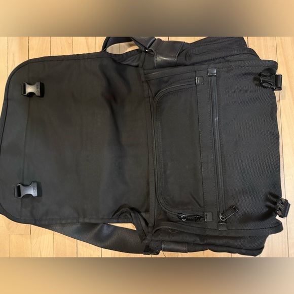 Black TUMI Messenger Bag - Picture 4 of 8
